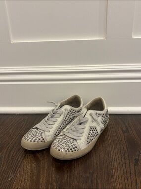 ShuShop Girls Light Gray Studded Sneakers Size 3